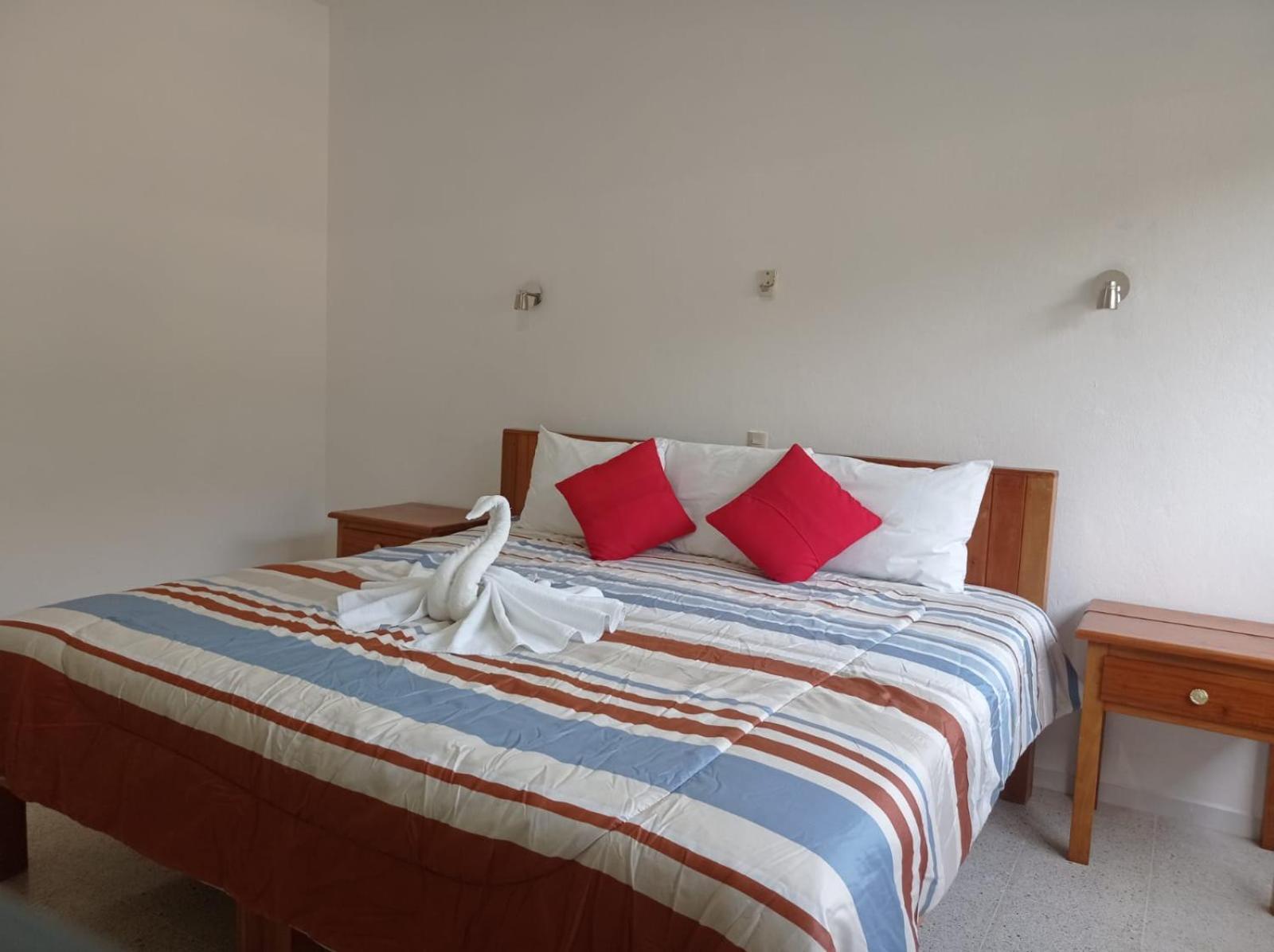 Hotel Los Leones Palenque Ngoại thất bức ảnh